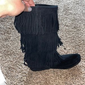 Brand New Minnetonka Fringe Boots